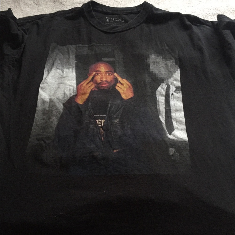 Vintage Tupac double birds 2/$25